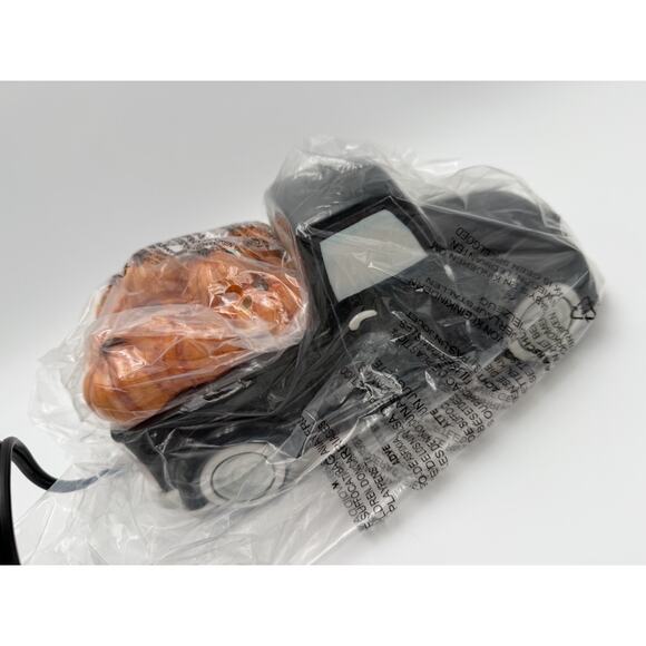 NEW Scentsy RARE Retired Black Retro Truck With Lights Warmer & Pumpkins Topper - Picture 5 of 6